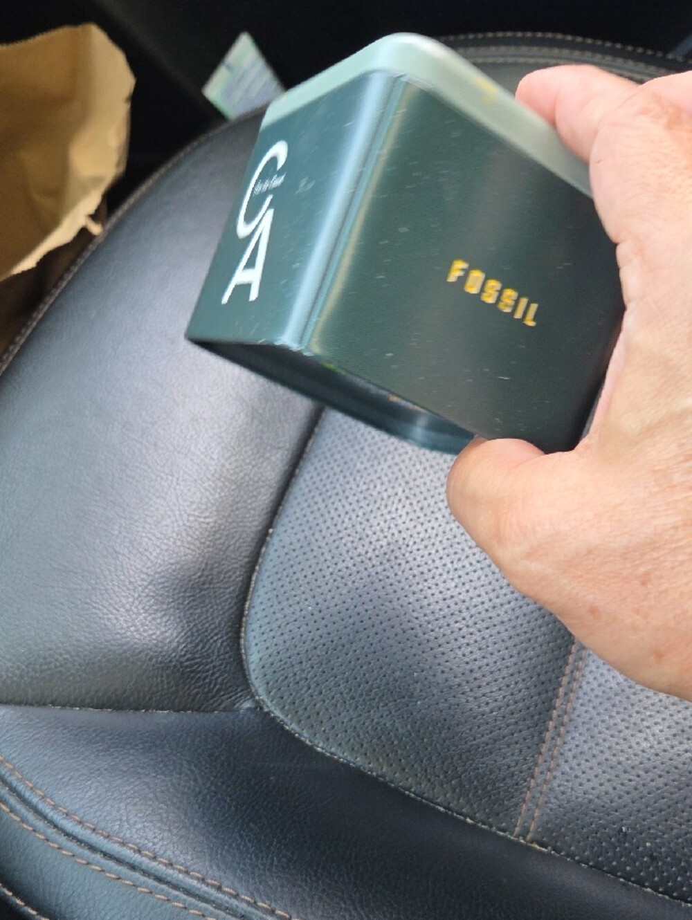 FOSSIL TIN WATCH CASE - Picture 5 of 8